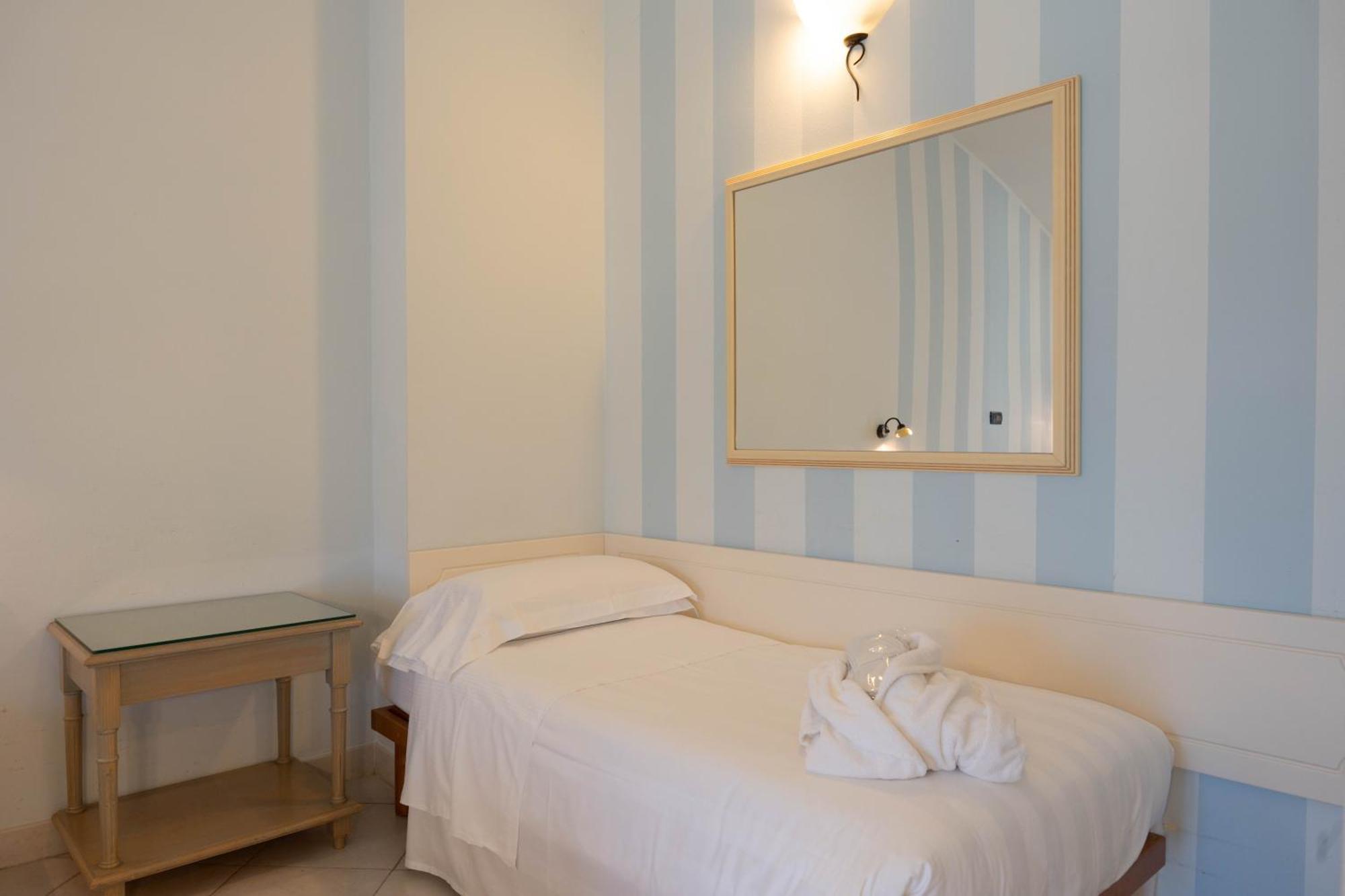 Hotel London Viareggio Exterior foto