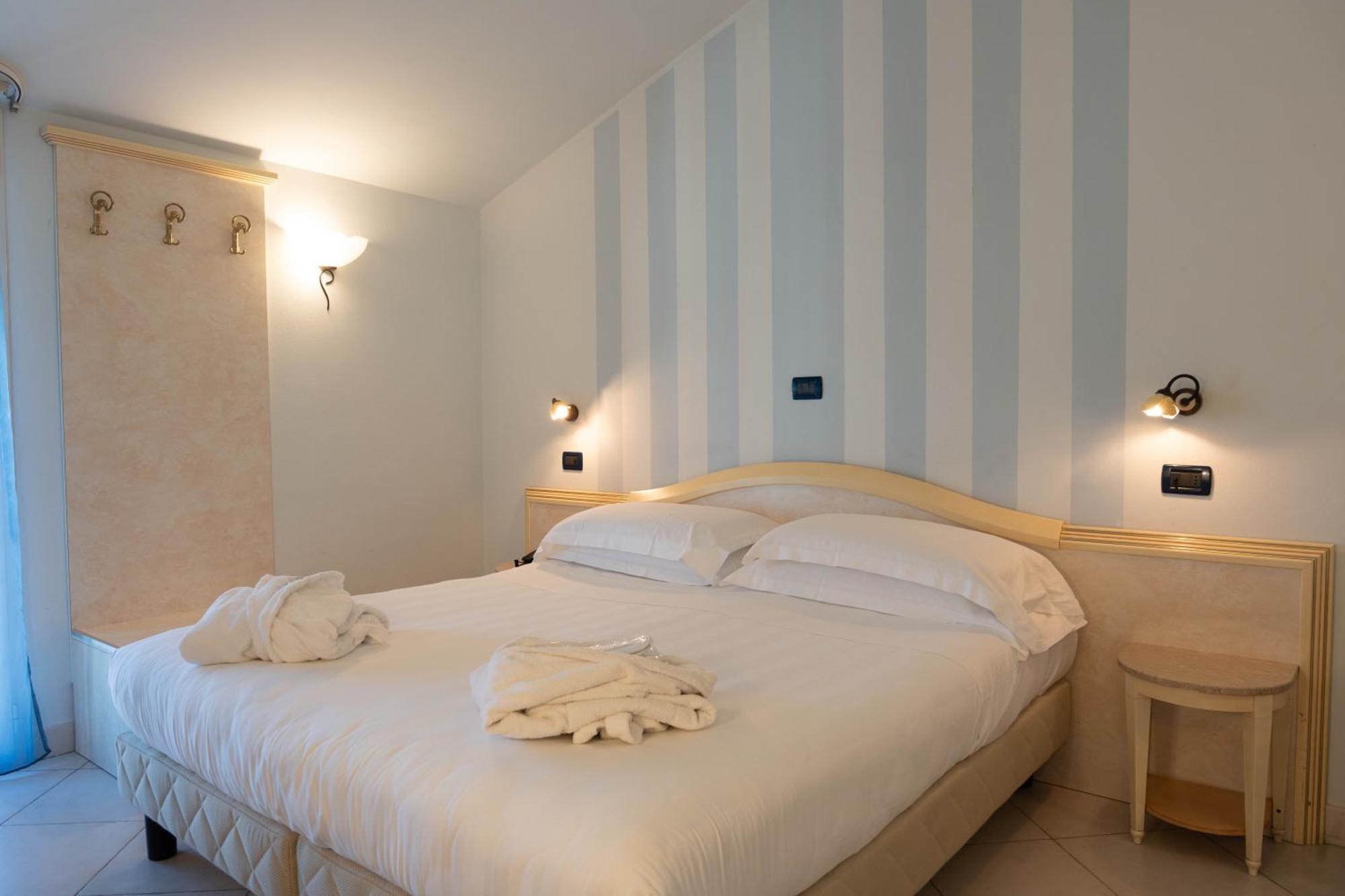 Hotel London Viareggio Exterior foto