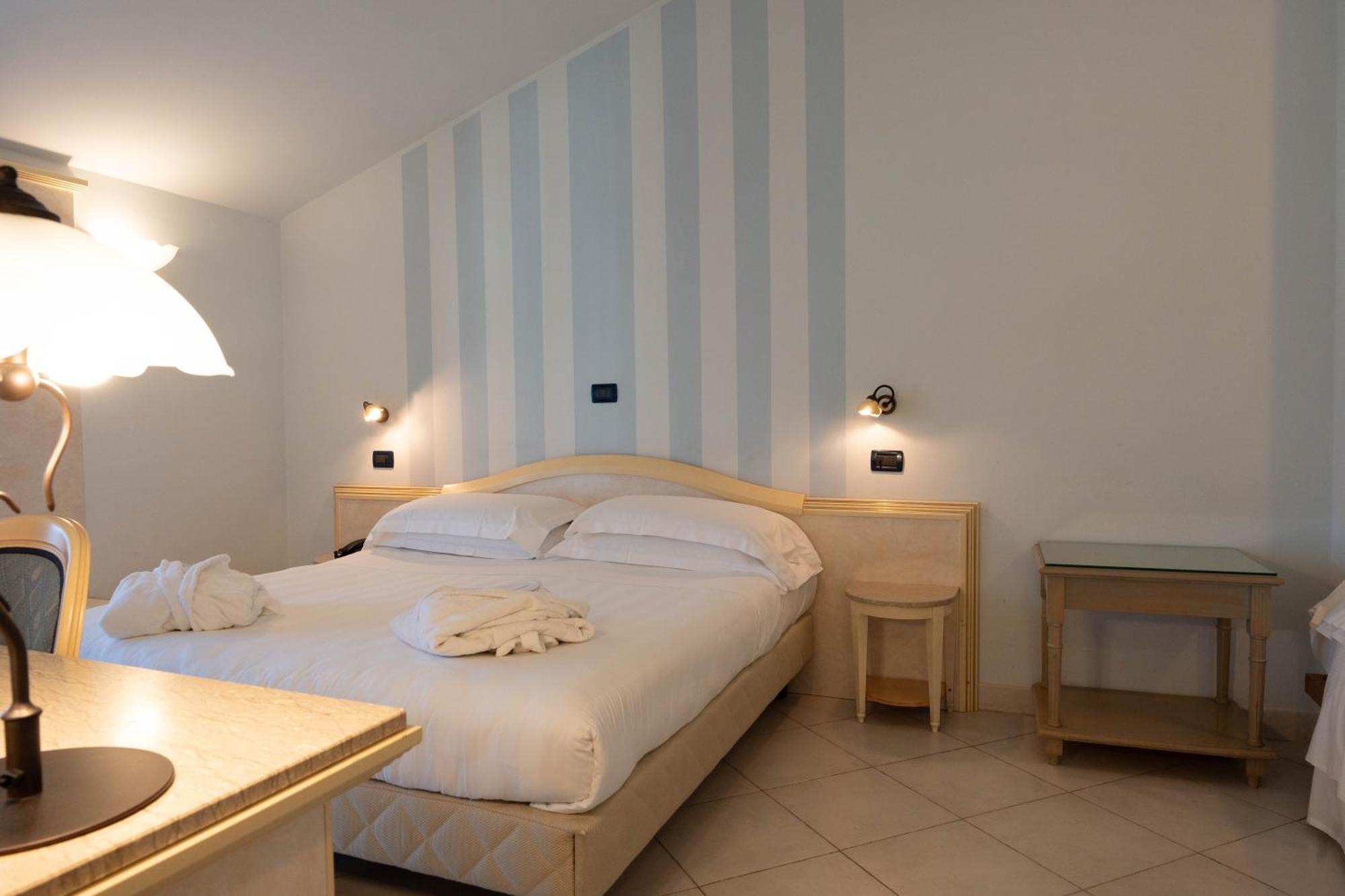 Hotel London Viareggio Exterior foto