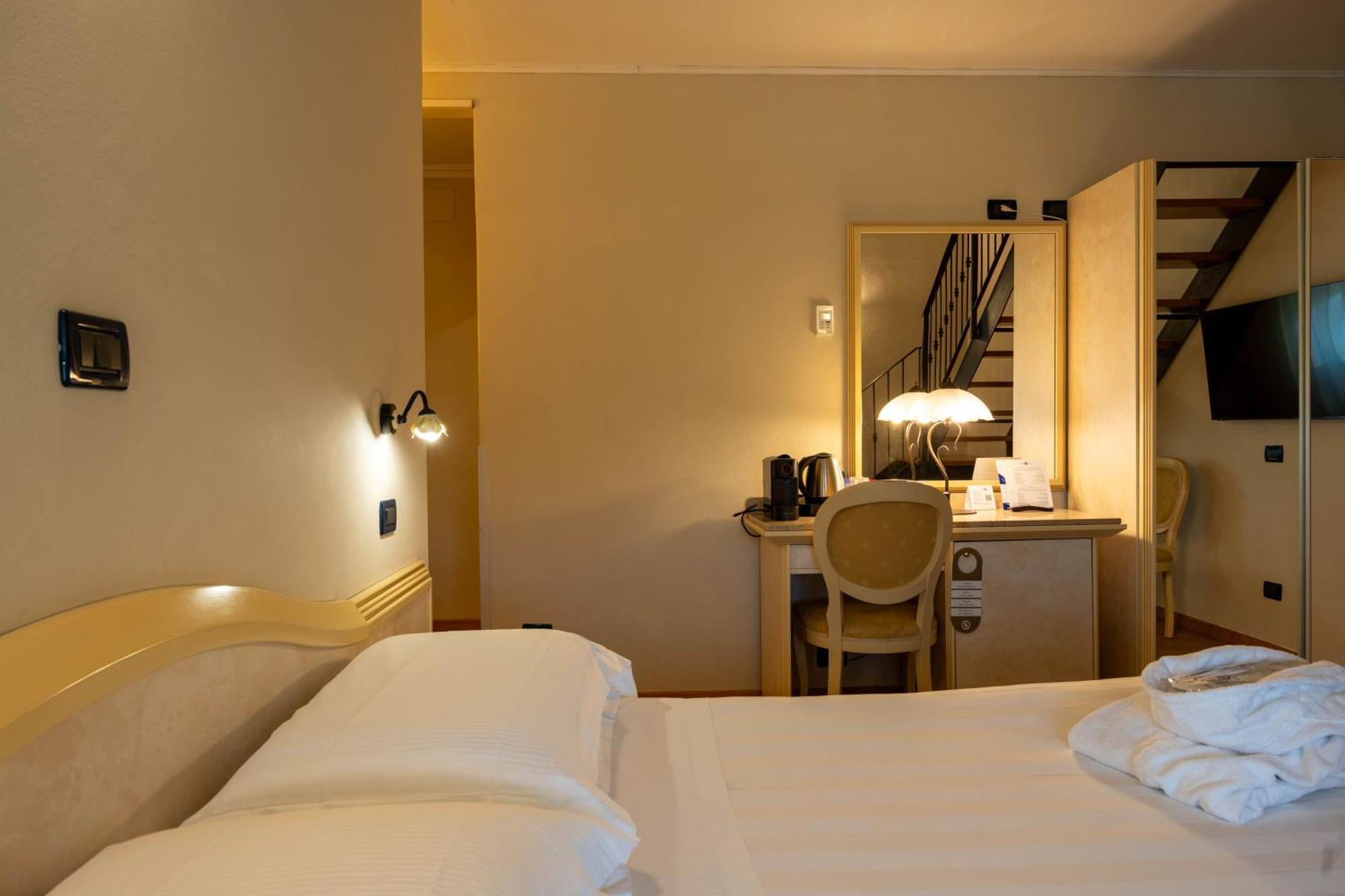 Hotel London Viareggio Exterior foto