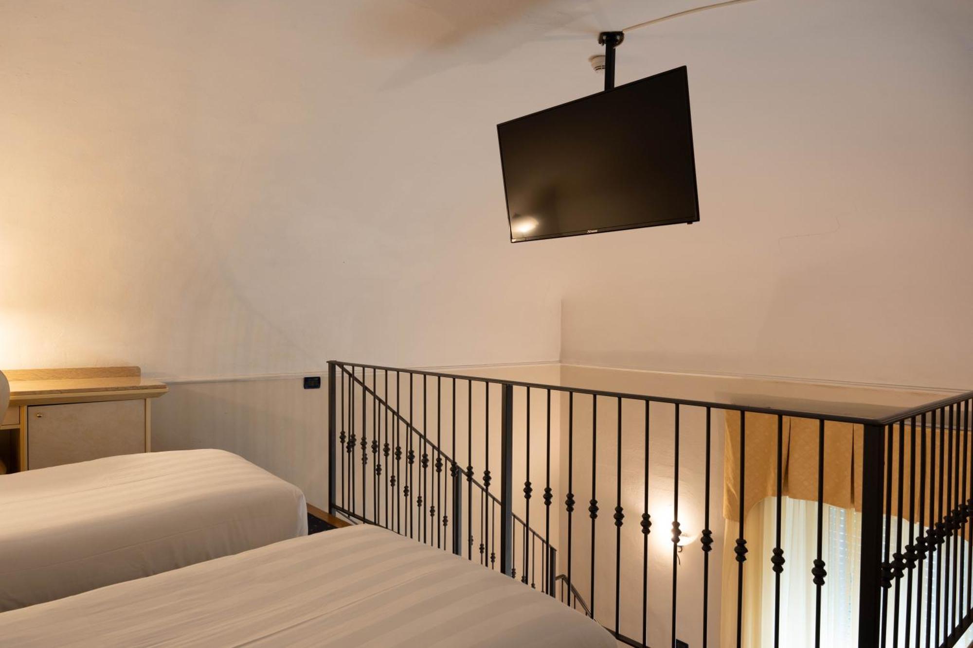 Hotel London Viareggio Exterior foto